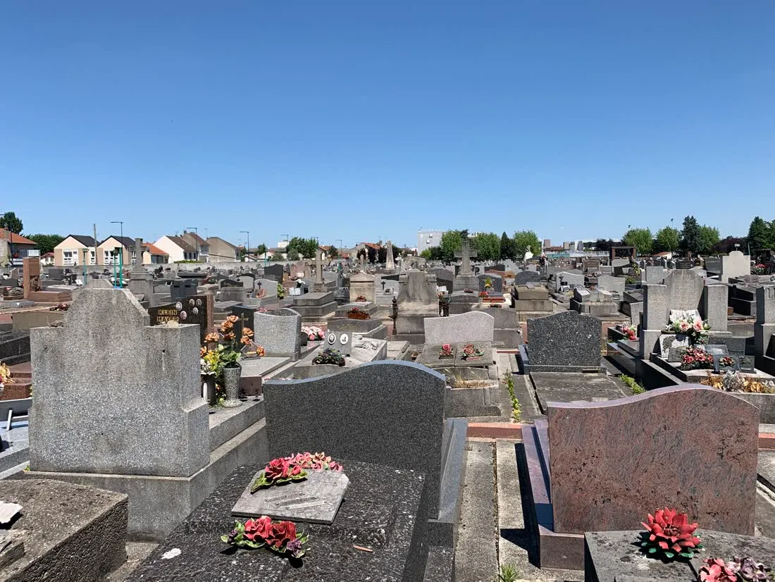 Sépultures du cimetière de Drancy, rue Sacco et Vanzetti