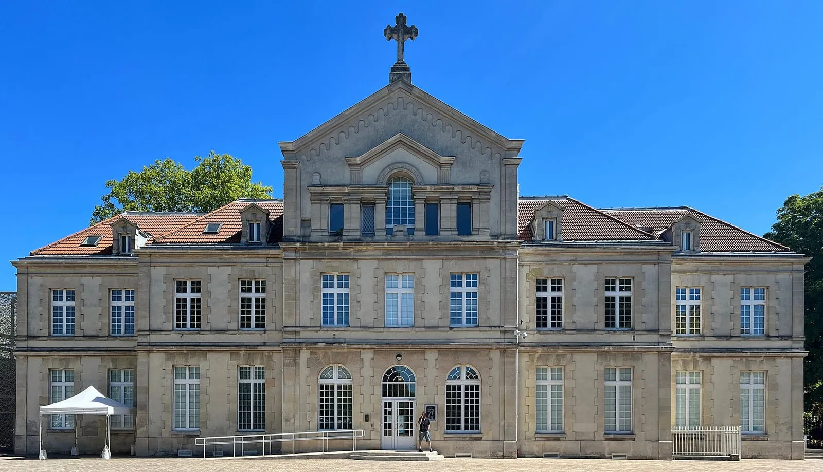 Le château de Ladoucette, à Drancy, reconstruit après sa destruction de 1870