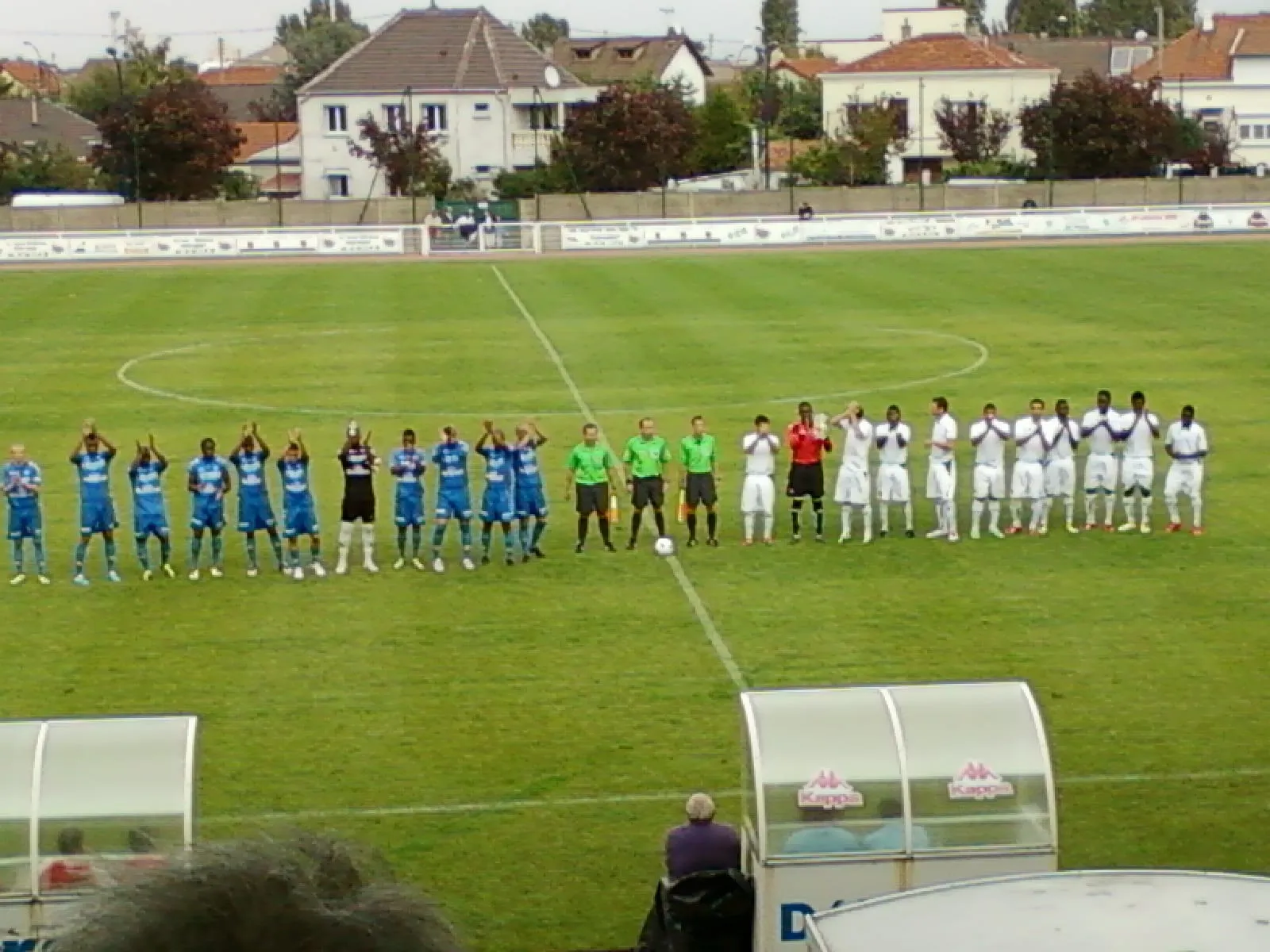 Présentation des équipes avant un match de la JA Drancy au stade Charles-Sage